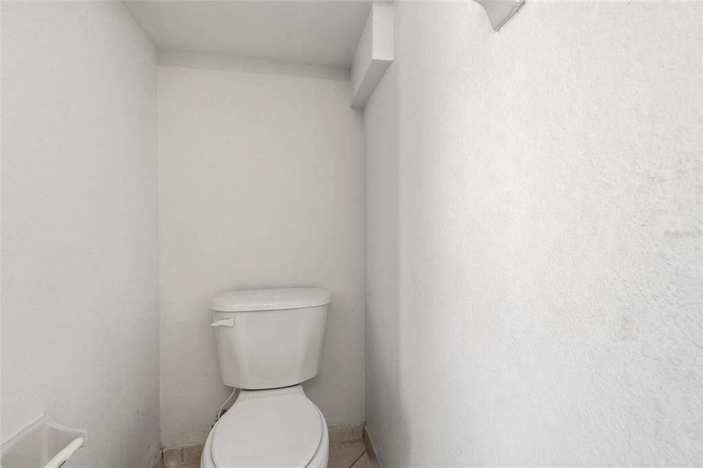 На продажу: $374,900 (3 спален, 2 ванн, 1705 Квадратных фут)