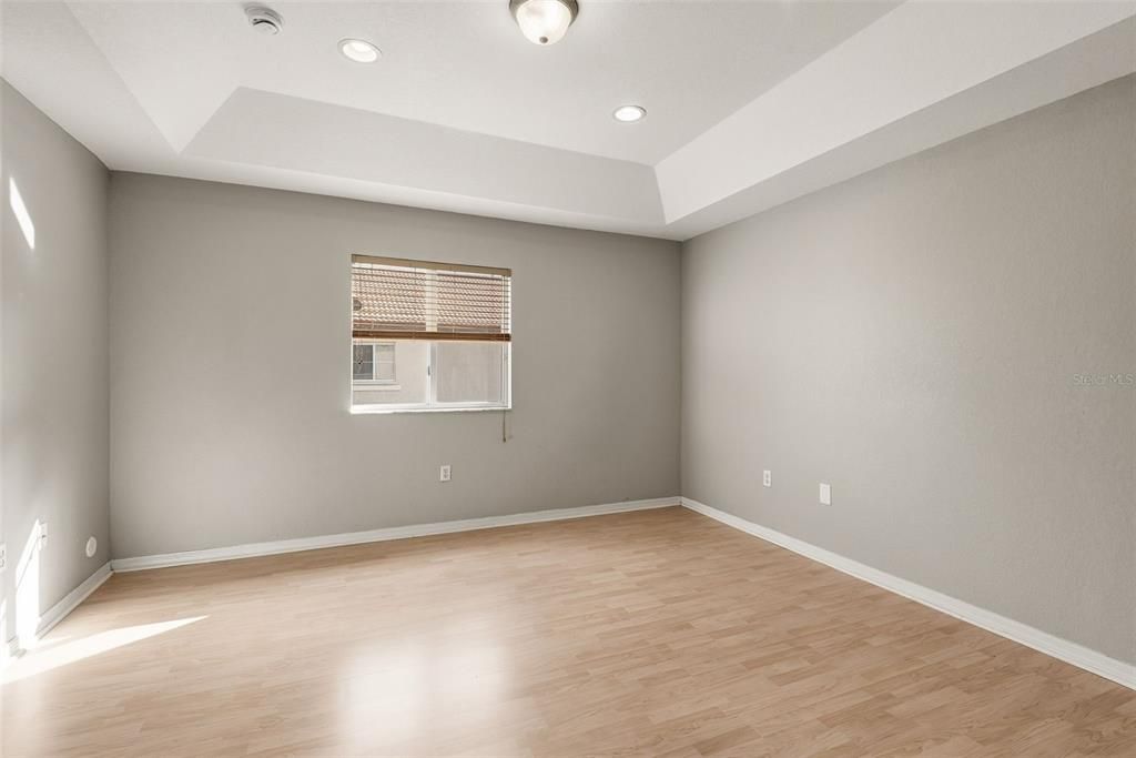 На продажу: $374,900 (3 спален, 2 ванн, 1705 Квадратных фут)