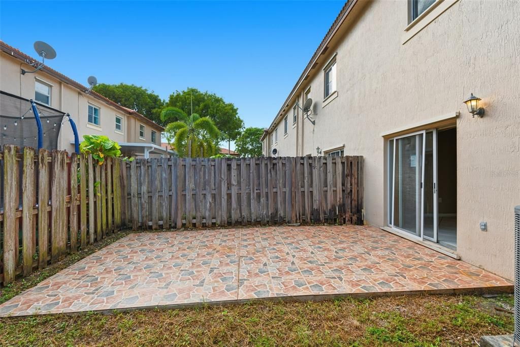 На продажу: $374,900 (3 спален, 2 ванн, 1705 Квадратных фут)