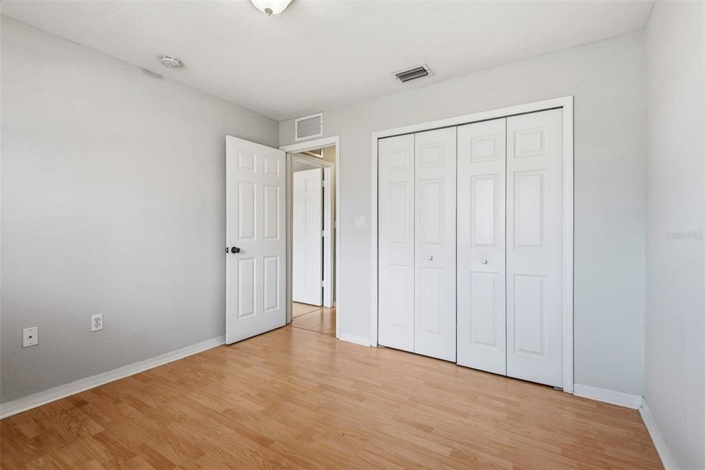 На продажу: $374,900 (3 спален, 2 ванн, 1705 Квадратных фут)