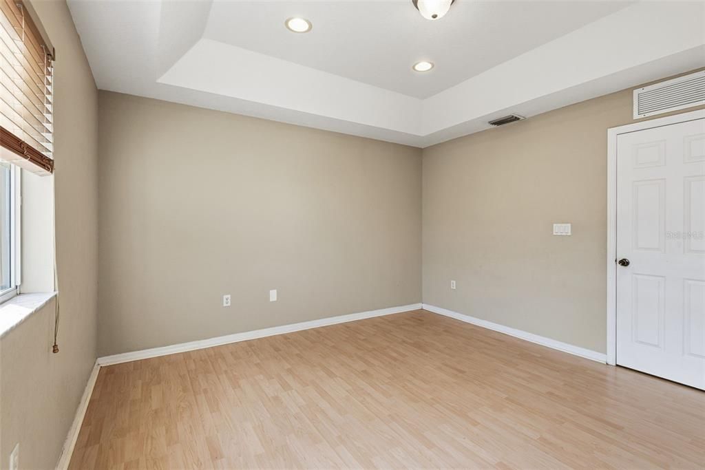 На продажу: $374,900 (3 спален, 2 ванн, 1705 Квадратных фут)