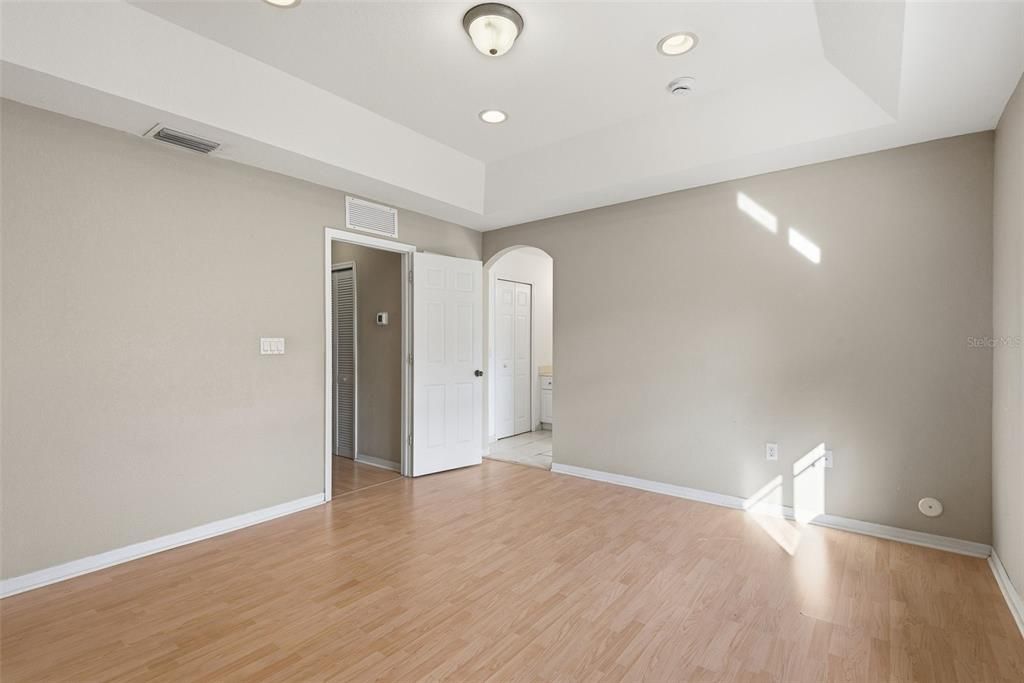 На продажу: $374,900 (3 спален, 2 ванн, 1705 Квадратных фут)