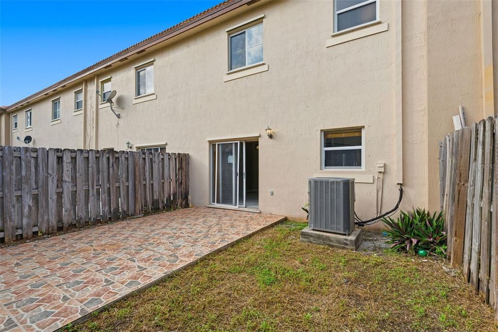 На продажу: $374,900 (3 спален, 2 ванн, 1705 Квадратных фут)