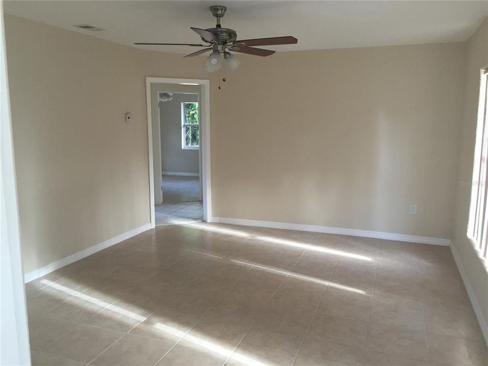 For Sale: $337,500 (3 beds, 2 baths, 1392 Square Feet)