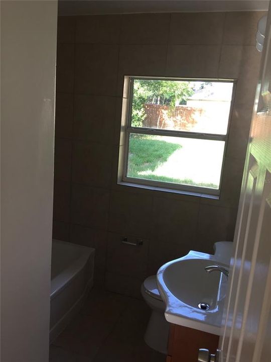 For Sale: $337,500 (3 beds, 2 baths, 1392 Square Feet)