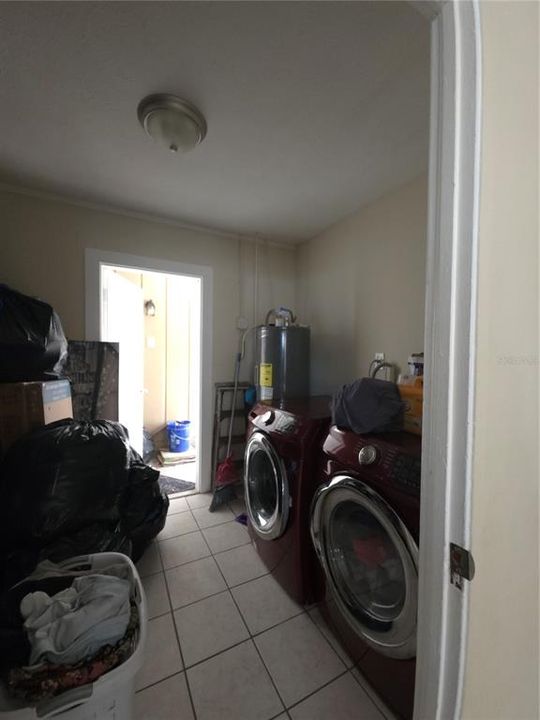 For Sale: $337,500 (3 beds, 2 baths, 1392 Square Feet)