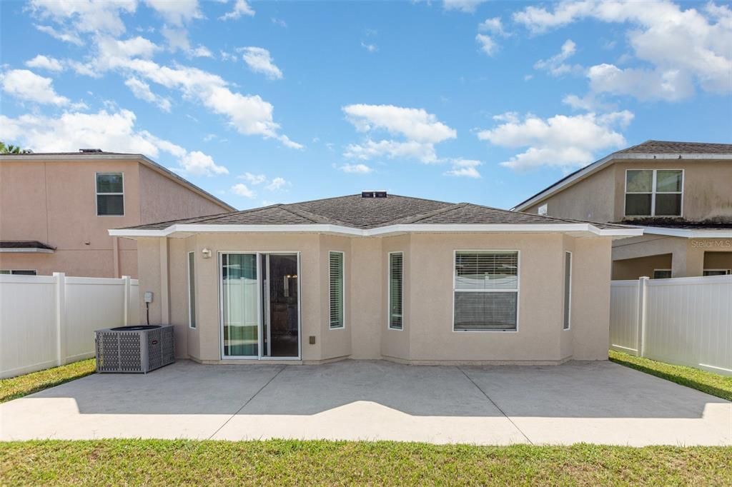 На продажу: $299,900 (3 спален, 2 ванн, 1294 Квадратных фут)