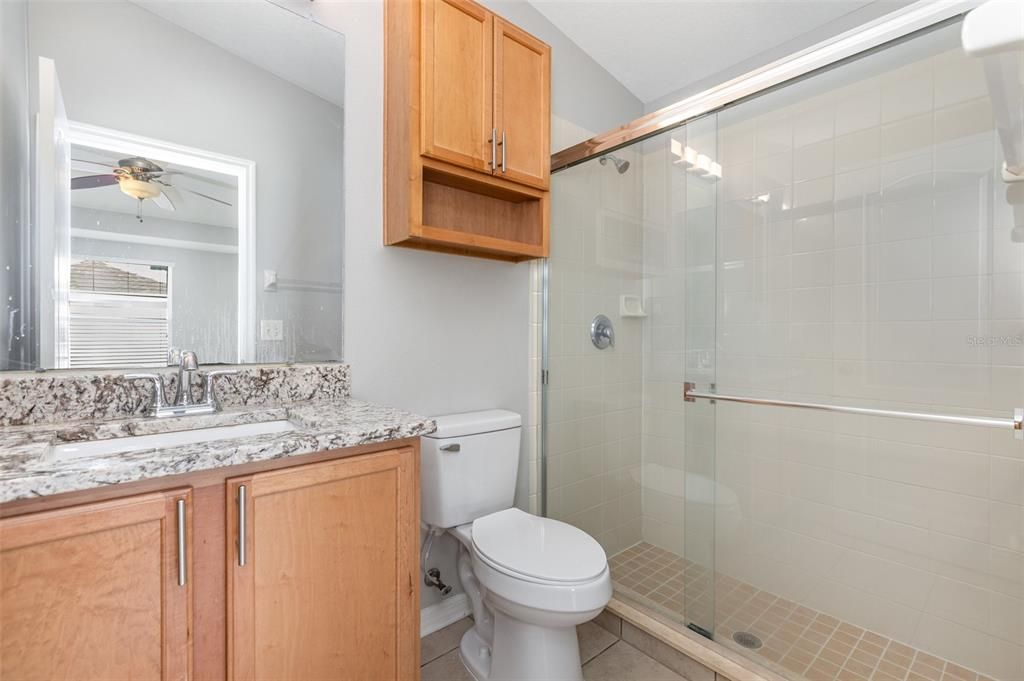 На продажу: $299,900 (3 спален, 2 ванн, 1294 Квадратных фут)