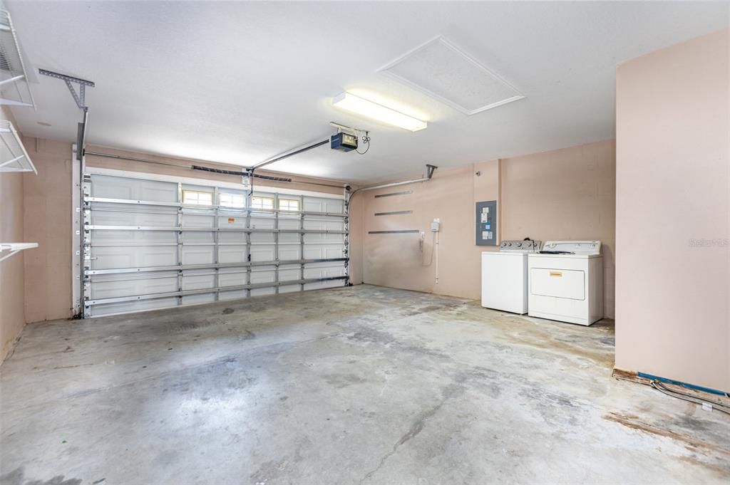 На продажу: $299,900 (3 спален, 2 ванн, 1294 Квадратных фут)