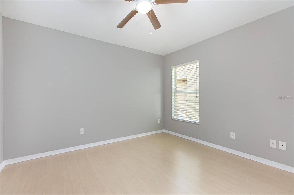 На продажу: $299,900 (3 спален, 2 ванн, 1294 Квадратных фут)