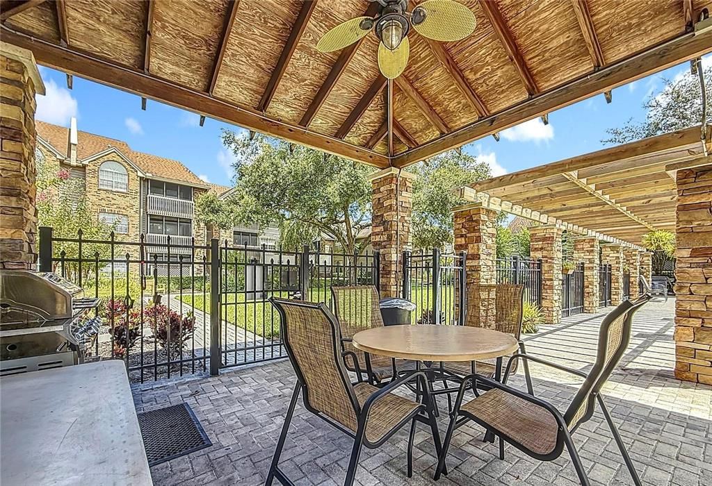 For Rent: $1,900 (3 beds, 2 baths, 1100 Square Feet)