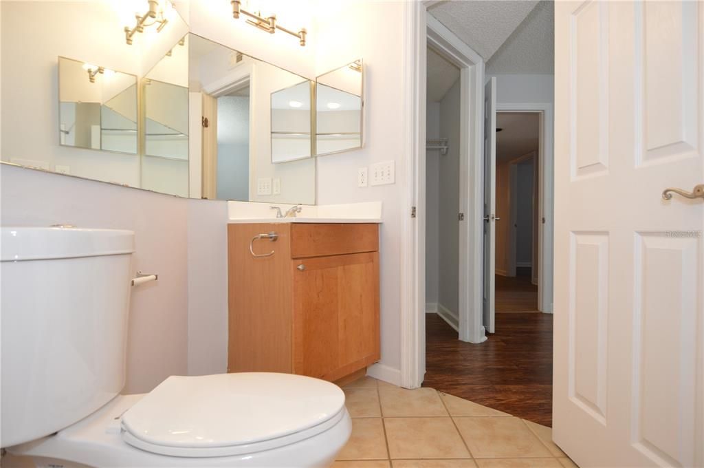 For Rent: $1,900 (3 beds, 2 baths, 1100 Square Feet)