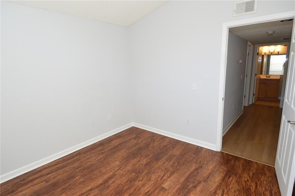 For Rent: $1,900 (3 beds, 2 baths, 1100 Square Feet)