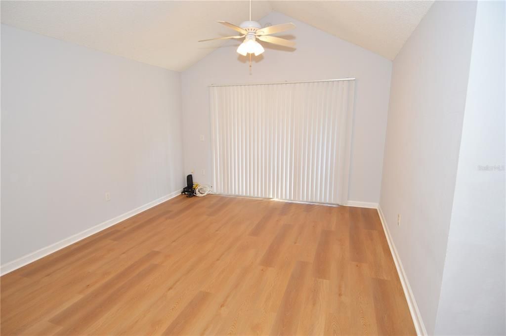 For Rent: $1,900 (3 beds, 2 baths, 1100 Square Feet)