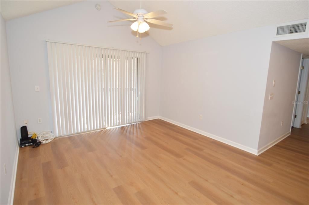 For Rent: $1,900 (3 beds, 2 baths, 1100 Square Feet)