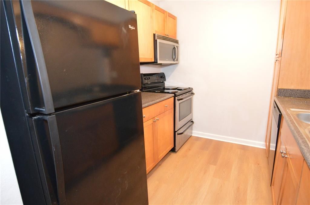 For Rent: $1,900 (3 beds, 2 baths, 1100 Square Feet)