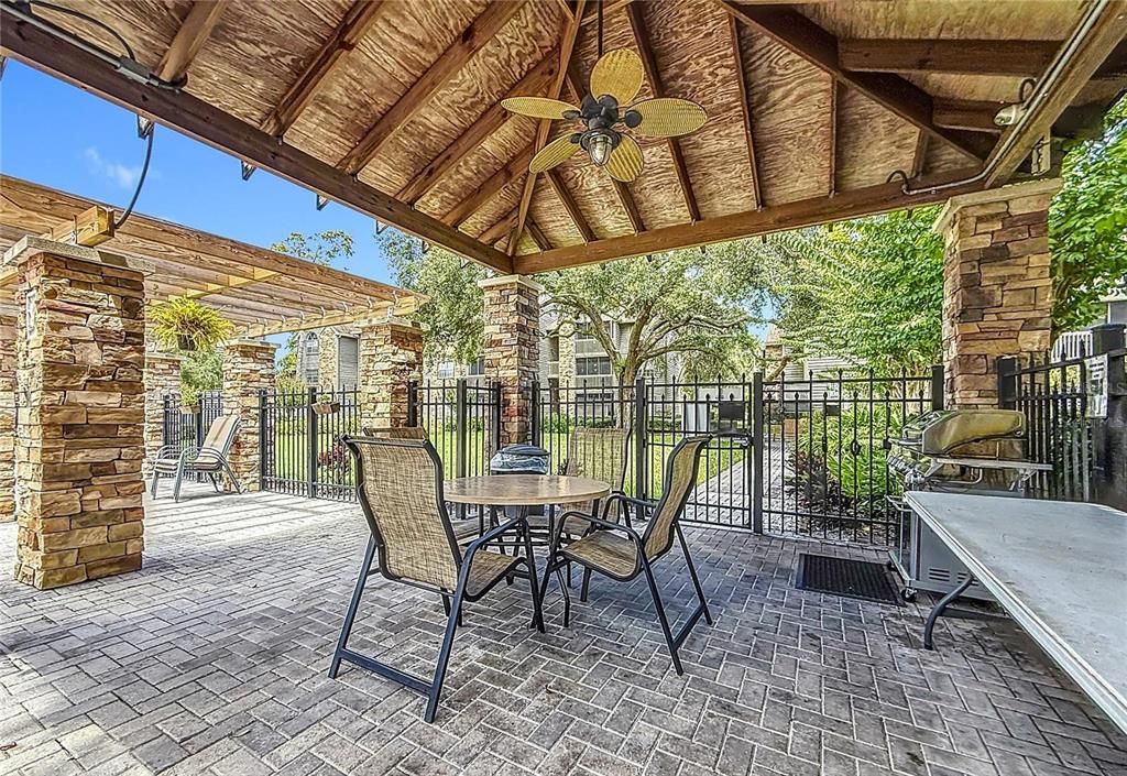 For Rent: $1,900 (3 beds, 2 baths, 1100 Square Feet)