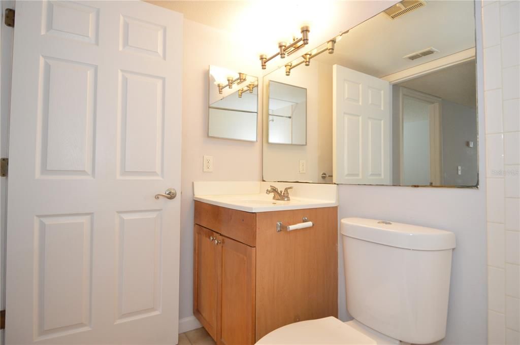 For Rent: $1,900 (3 beds, 2 baths, 1100 Square Feet)