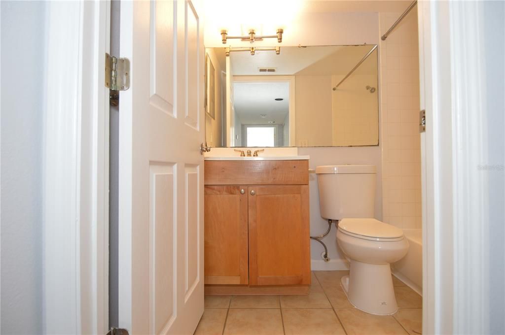 For Rent: $1,900 (3 beds, 2 baths, 1100 Square Feet)