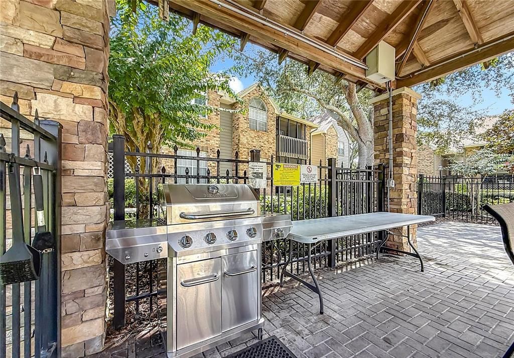 For Rent: $1,900 (3 beds, 2 baths, 1100 Square Feet)