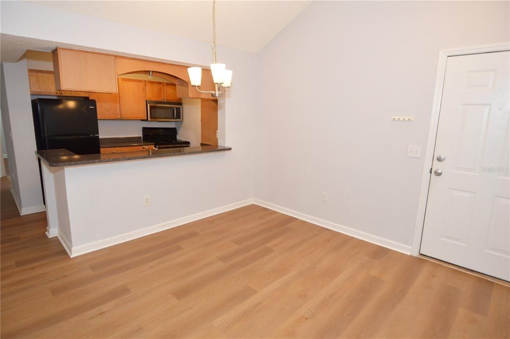 For Rent: $1,900 (3 beds, 2 baths, 1100 Square Feet)