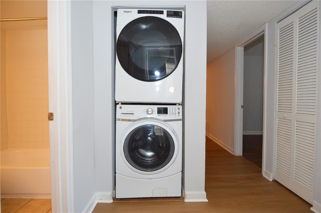 For Rent: $1,900 (3 beds, 2 baths, 1100 Square Feet)