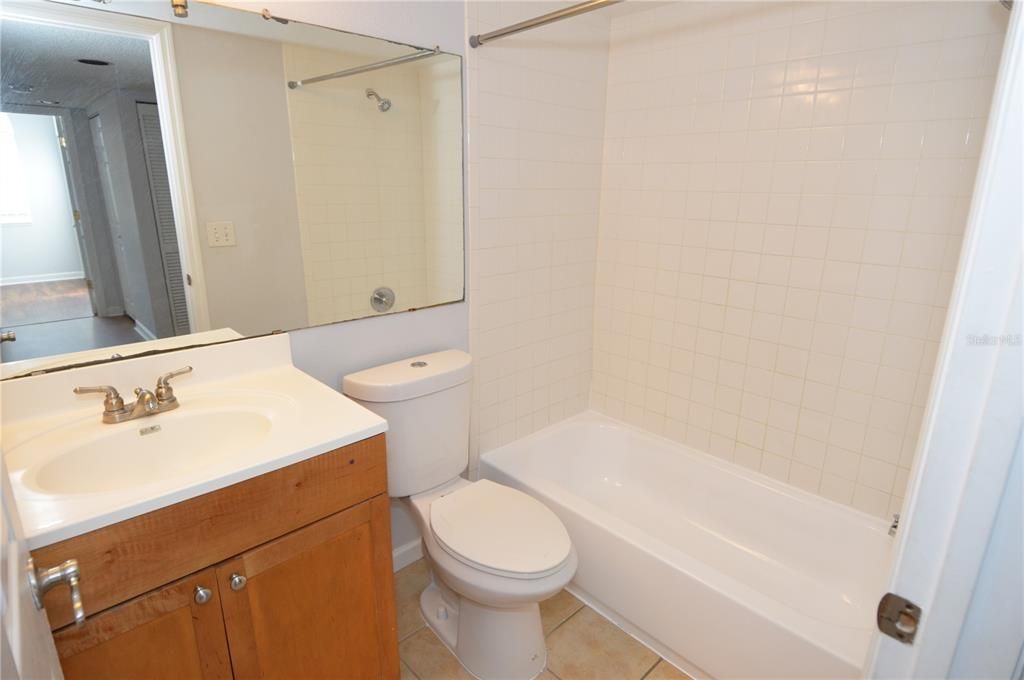 For Rent: $1,900 (3 beds, 2 baths, 1100 Square Feet)