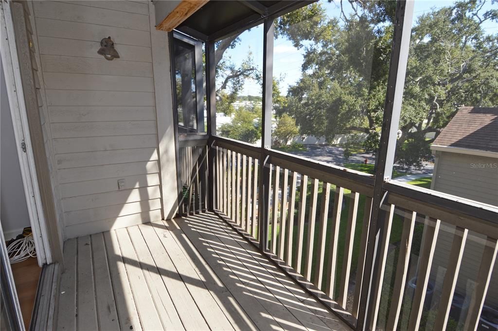 For Rent: $1,900 (3 beds, 2 baths, 1100 Square Feet)