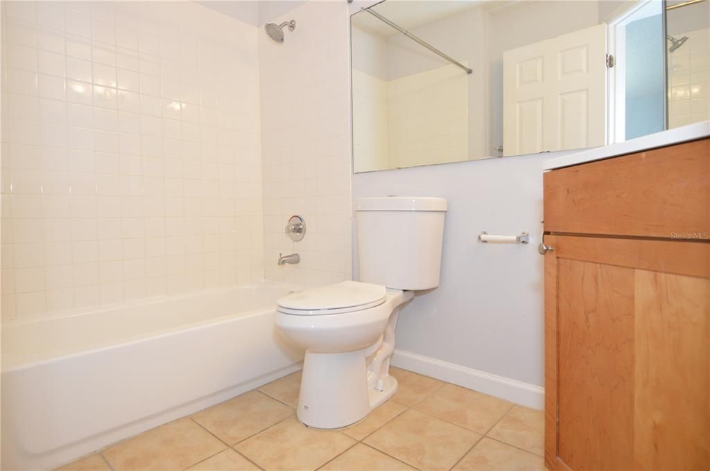 For Rent: $1,900 (3 beds, 2 baths, 1100 Square Feet)