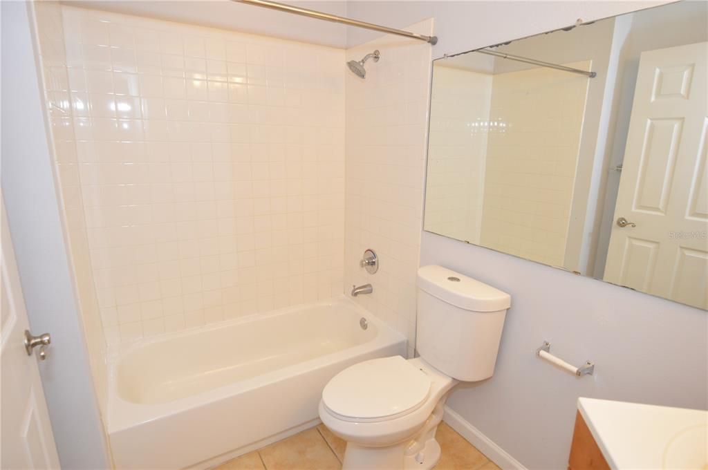 For Rent: $1,900 (3 beds, 2 baths, 1100 Square Feet)