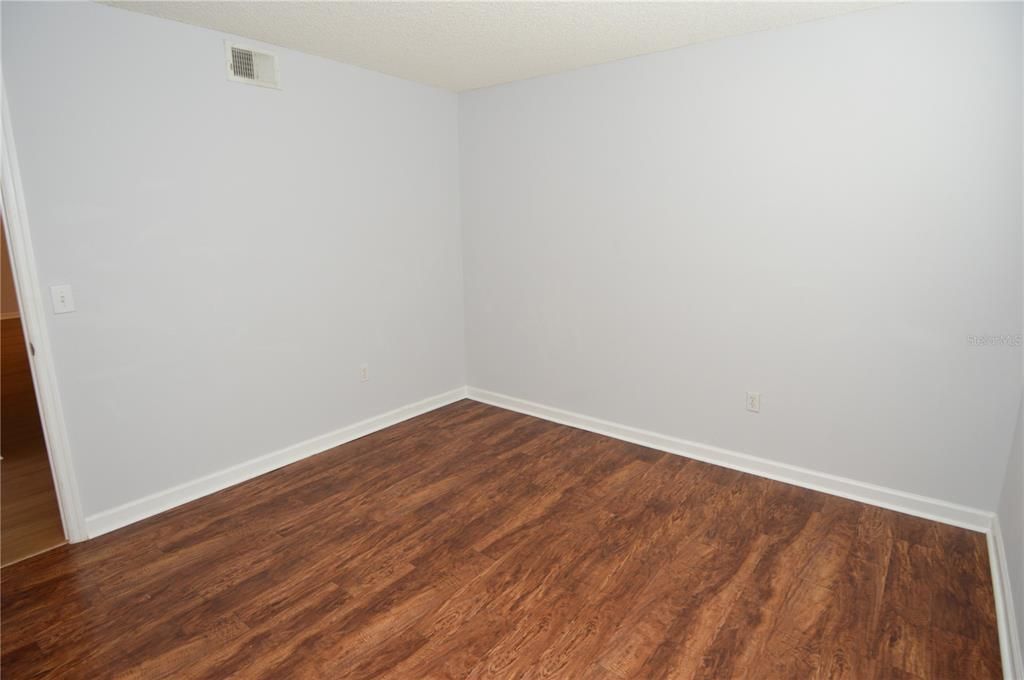 For Rent: $1,900 (3 beds, 2 baths, 1100 Square Feet)