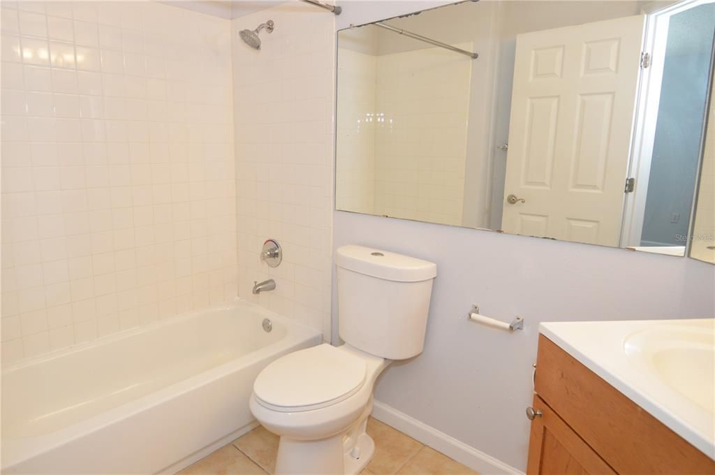 For Rent: $1,900 (3 beds, 2 baths, 1100 Square Feet)