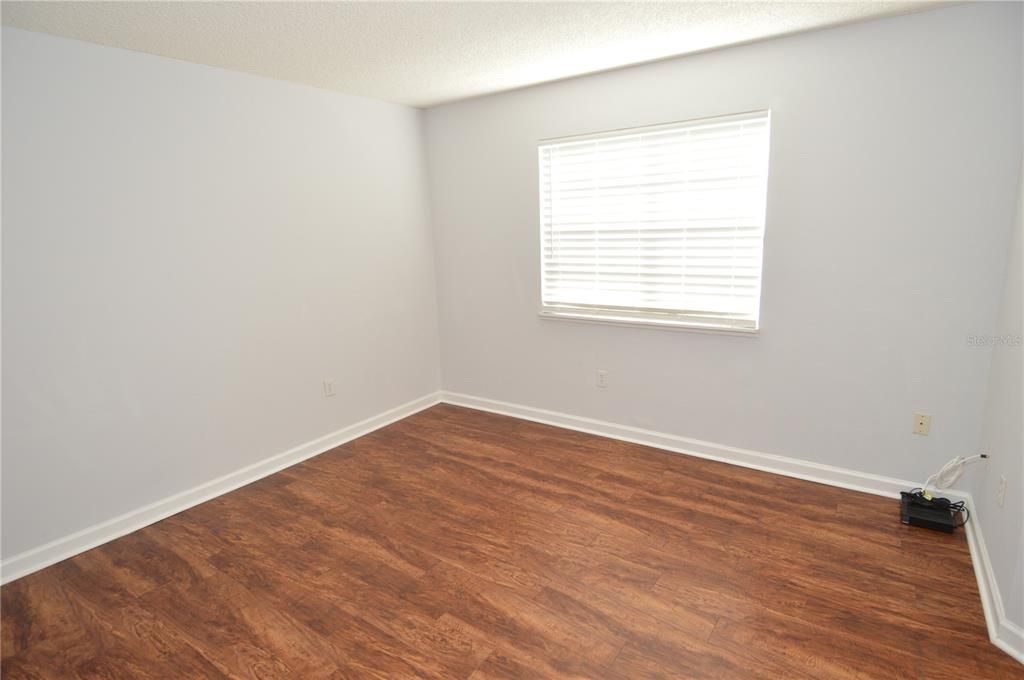 For Rent: $1,900 (3 beds, 2 baths, 1100 Square Feet)