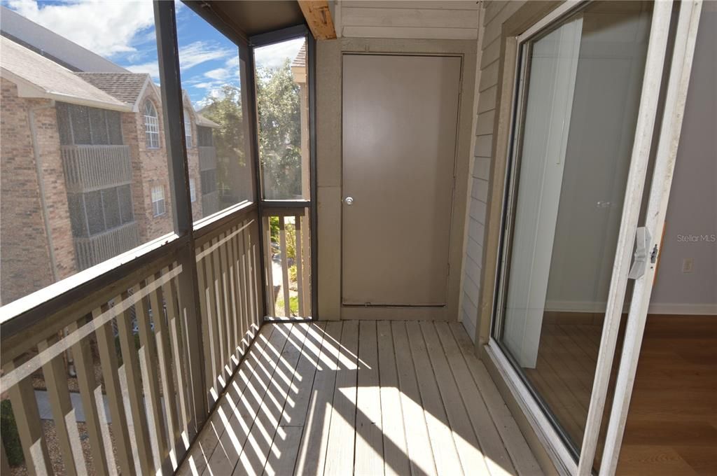 For Rent: $1,900 (3 beds, 2 baths, 1100 Square Feet)