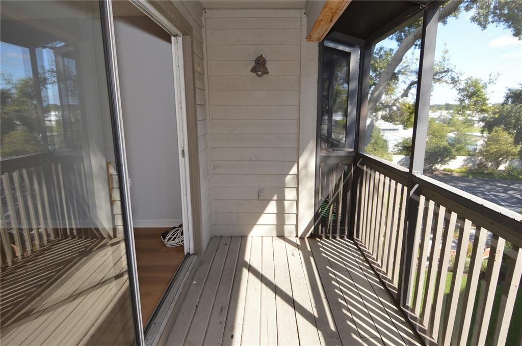 For Rent: $1,900 (3 beds, 2 baths, 1100 Square Feet)