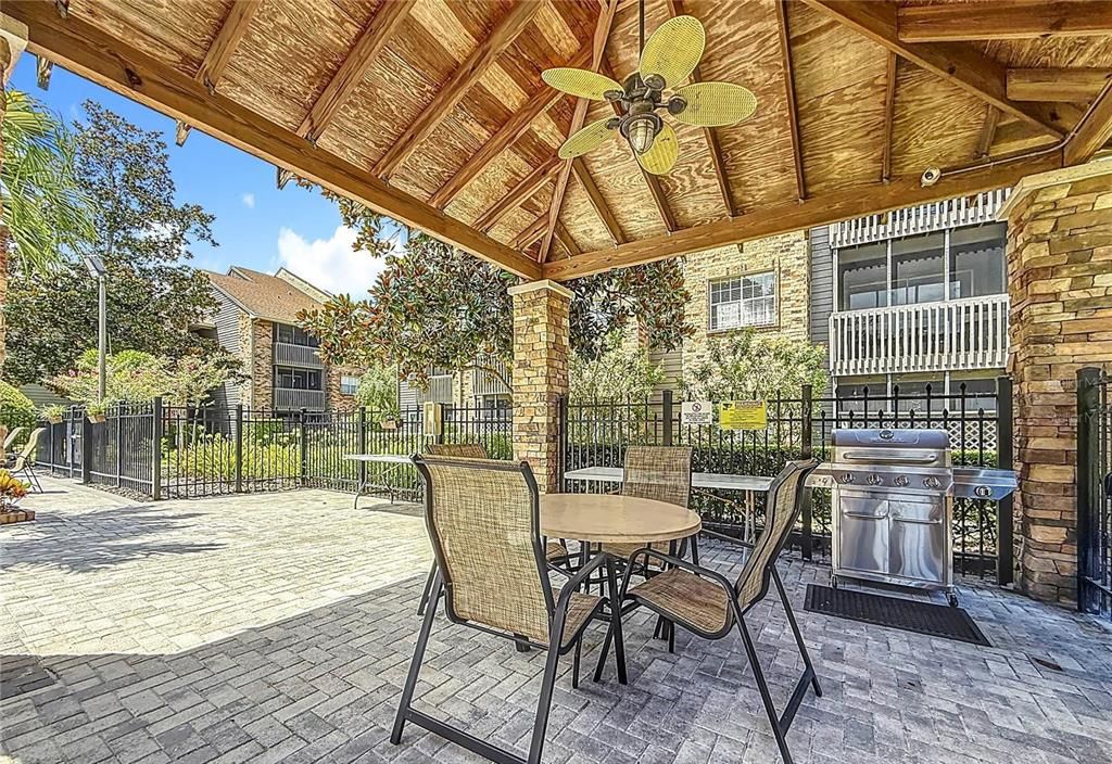 For Rent: $1,900 (3 beds, 2 baths, 1100 Square Feet)