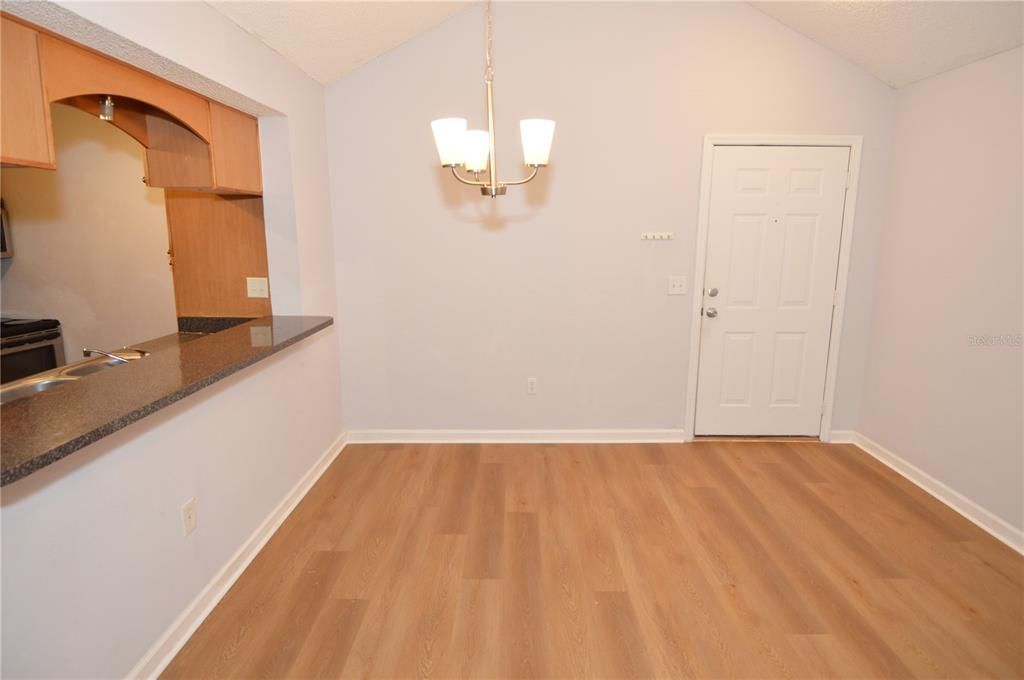 For Rent: $1,900 (3 beds, 2 baths, 1100 Square Feet)