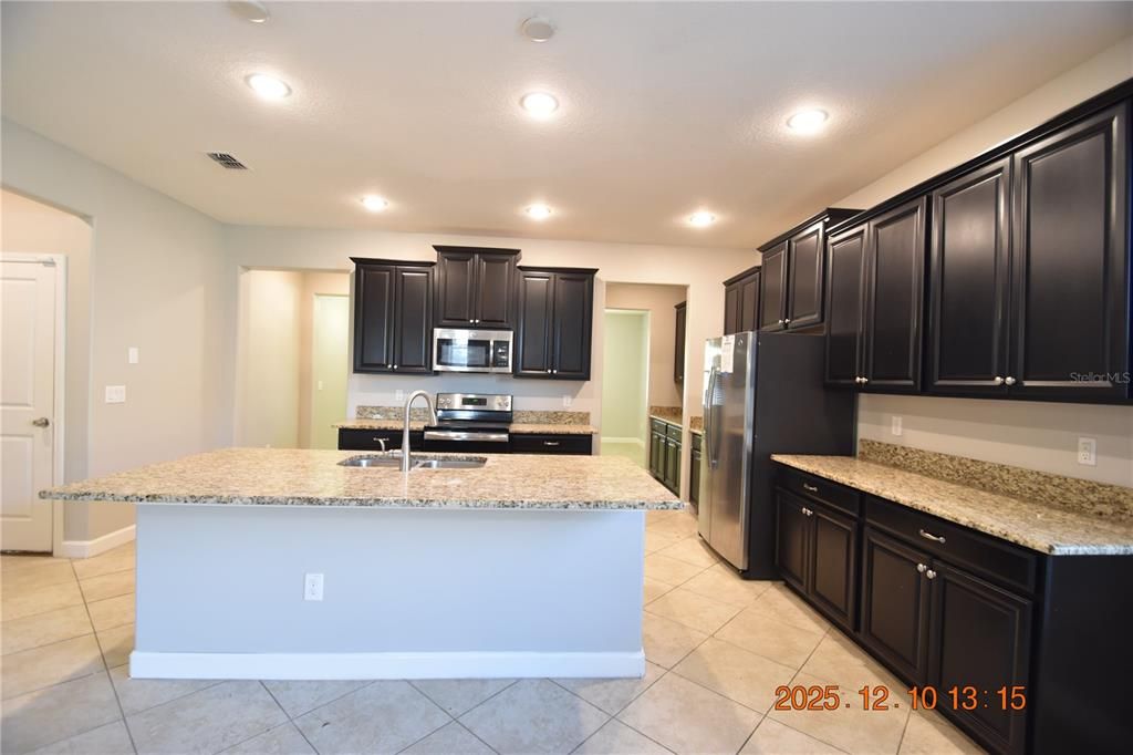 For Rent: $3,195 (5 beds, 3 baths, 3834 Square Feet)