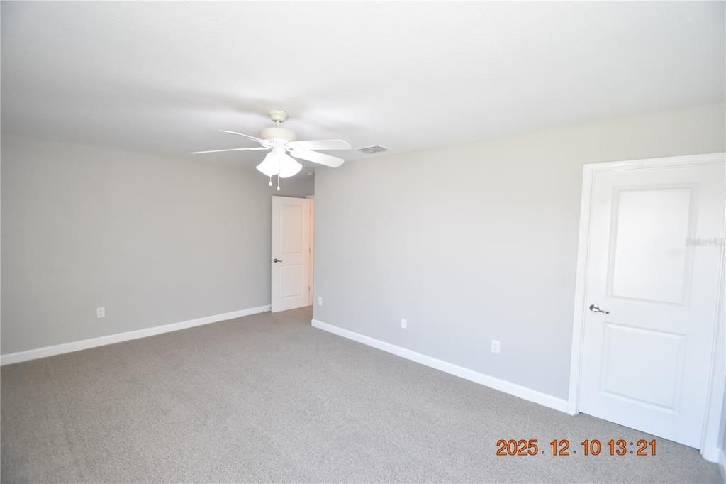 For Rent: $3,195 (5 beds, 3 baths, 3834 Square Feet)