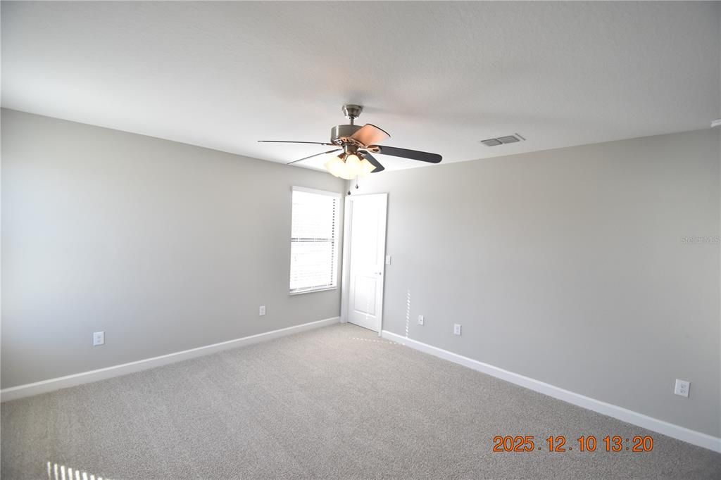 For Rent: $3,195 (5 beds, 3 baths, 3834 Square Feet)