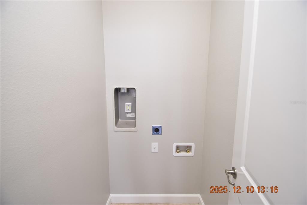 For Rent: $3,195 (5 beds, 3 baths, 3834 Square Feet)