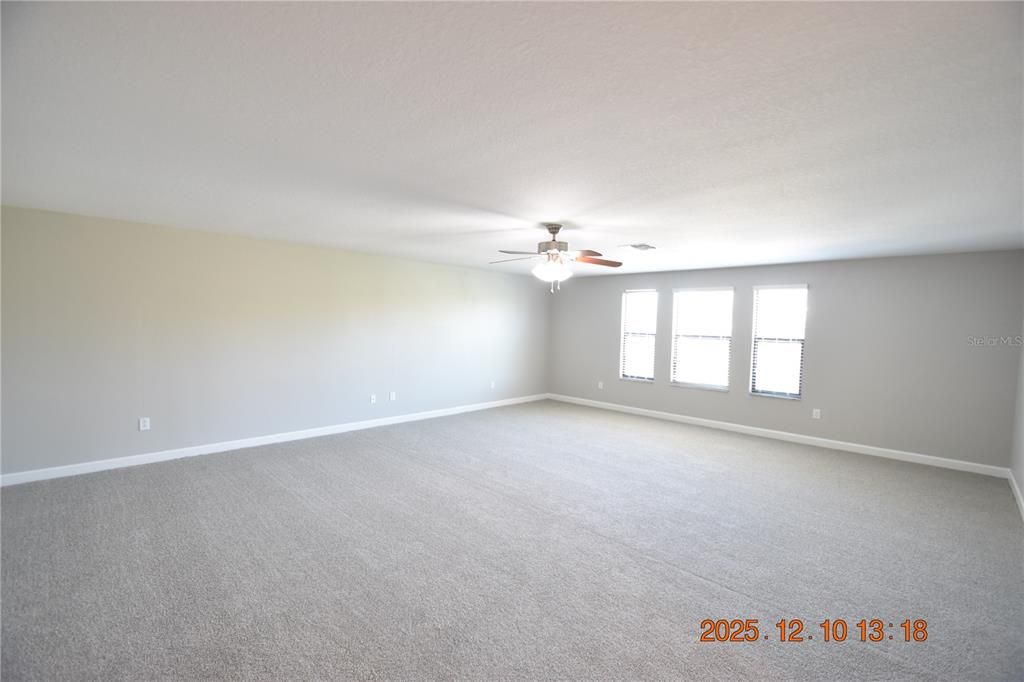 For Rent: $3,195 (5 beds, 3 baths, 3834 Square Feet)