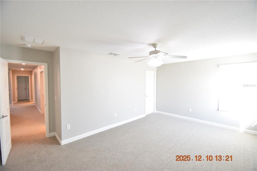 For Rent: $3,195 (5 beds, 3 baths, 3834 Square Feet)