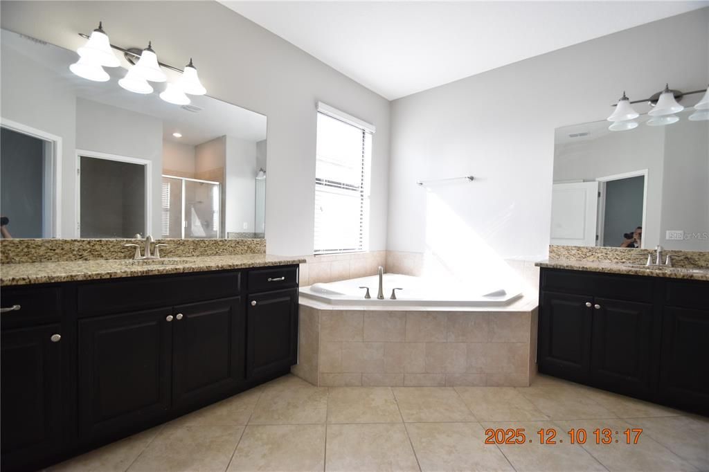 For Rent: $3,195 (5 beds, 3 baths, 3834 Square Feet)