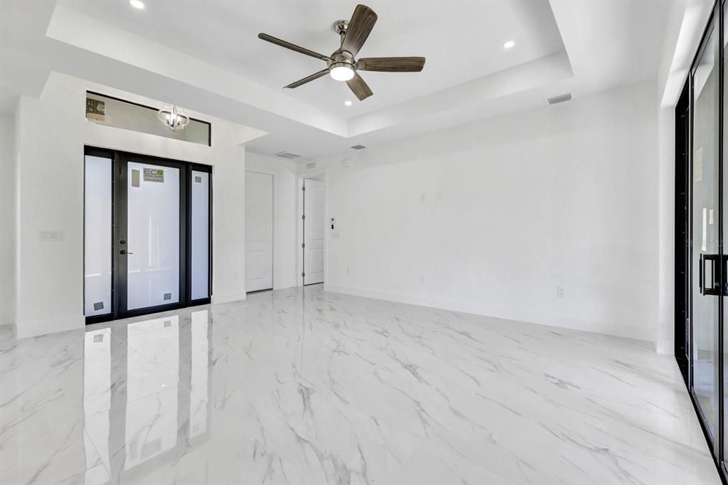 En Venta: $354,900 (3 camas, 2 baños, 1569 Pies cuadrados)