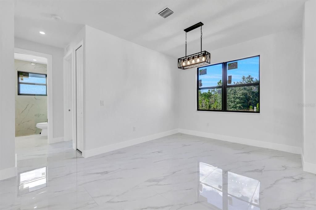 En Venta: $354,900 (3 camas, 2 baños, 1569 Pies cuadrados)