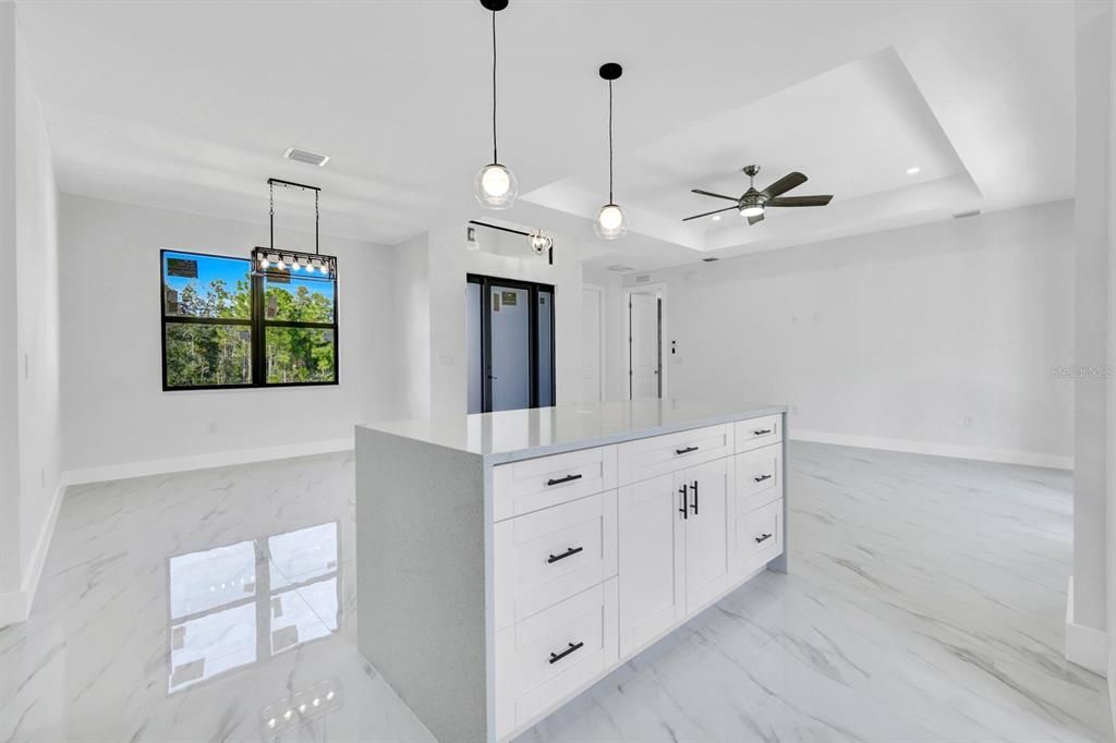 En Venta: $354,900 (3 camas, 2 baños, 1569 Pies cuadrados)