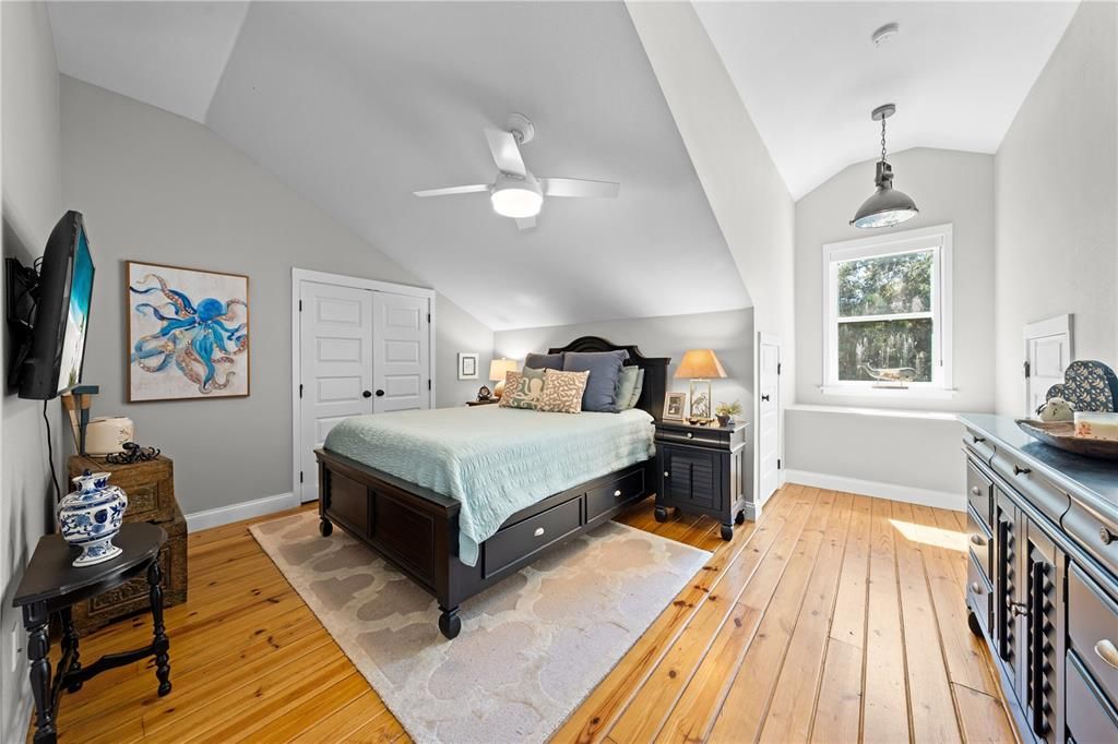 Activo con contrato: $950,000 (3 camas, 2 baños, 2682 Pies cuadrados)