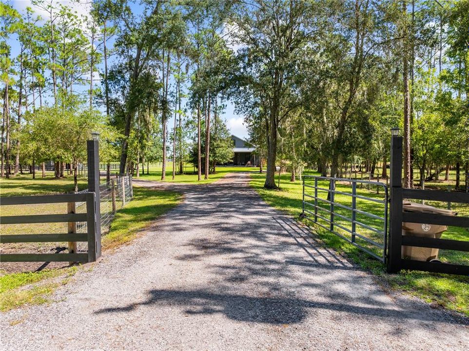 Activo con contrato: $950,000 (3 camas, 2 baños, 2682 Pies cuadrados)