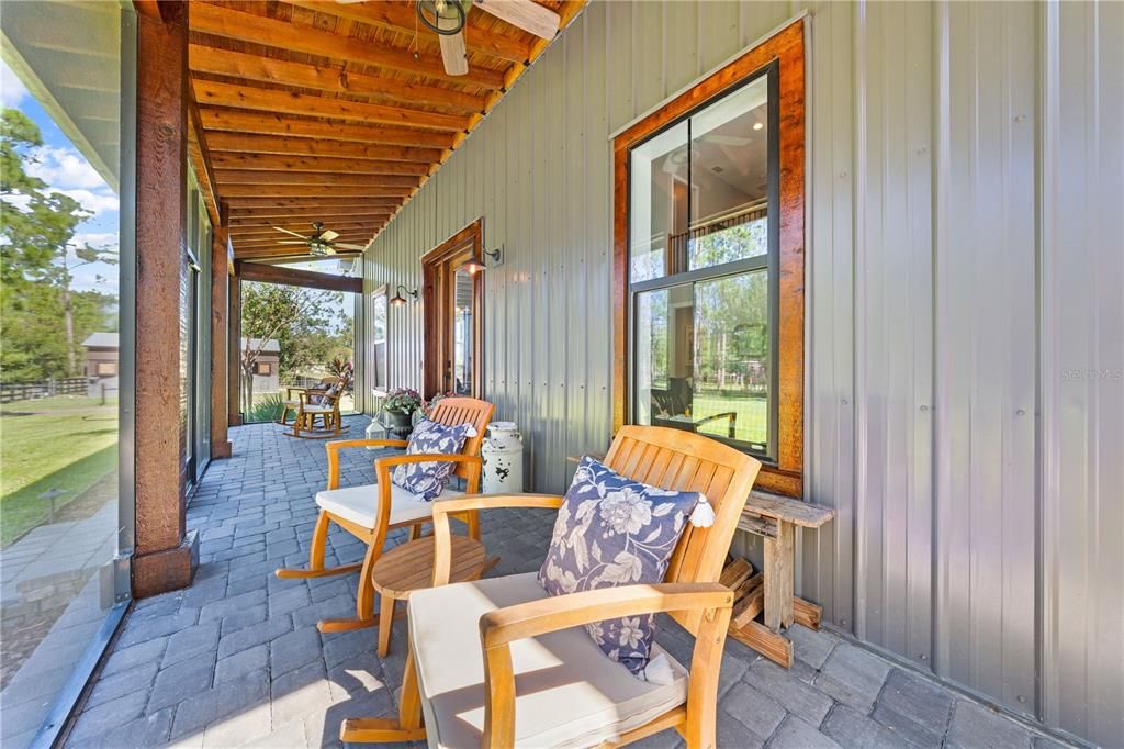 Activo con contrato: $950,000 (3 camas, 2 baños, 2682 Pies cuadrados)